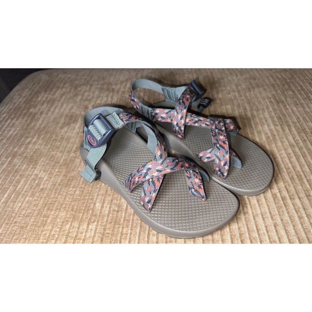 Chaco Women's Z/2 Adjustable Strap Classic Sport Sandal Shade Dark Forest Size 7